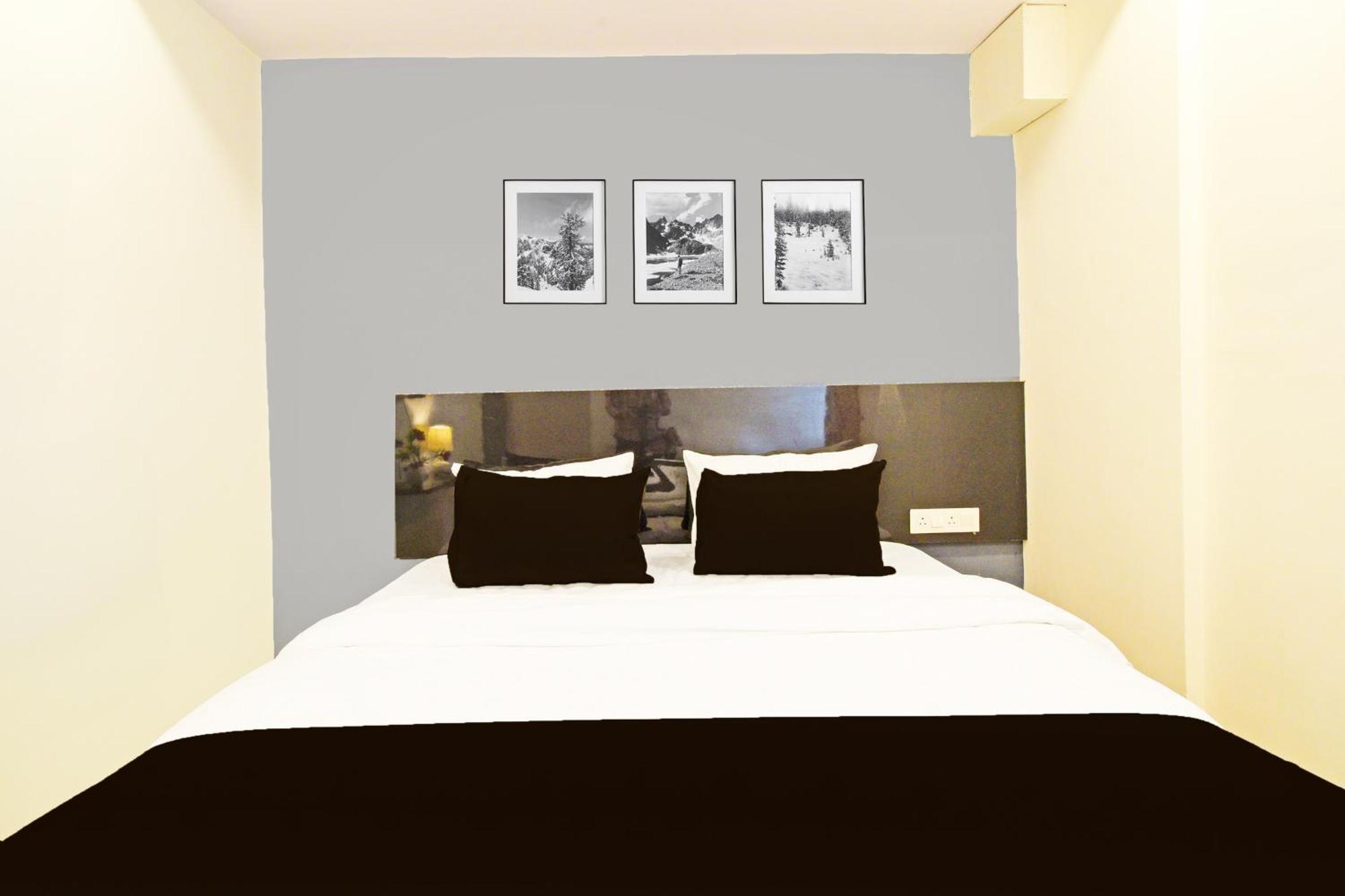 Hotel O Malani Inn Haiderabad Buitenkant foto